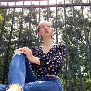 Meet your Posher, Charlotte